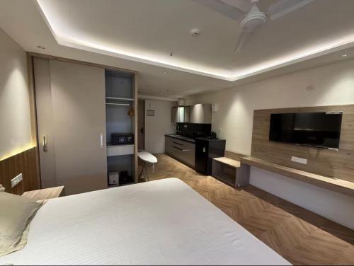 Jaypee Greens Apartment | Anom Stays