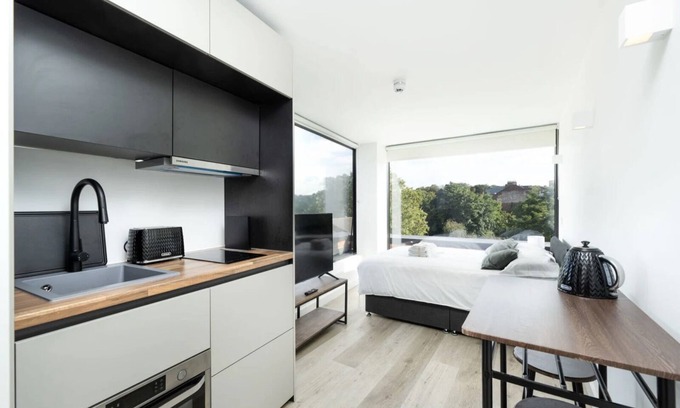 Peninsula Apartment | Antigallican