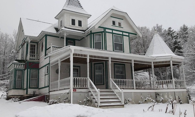 Windham Bed & Breakfast | Antique Rose Inn Windham