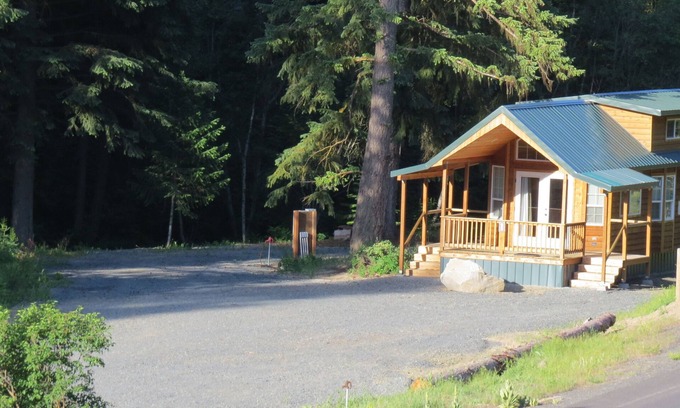 North Powder Cabin | Antone Creek Lodge, Cabin #1