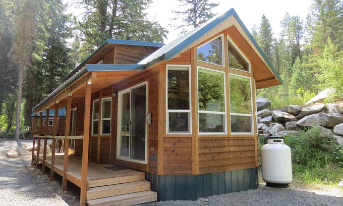 North Powder Cabin | Antone Creek Lodge, Cabin #4
