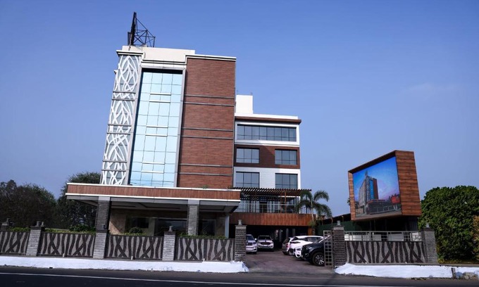Vellore Hotel | Anukulas Residency - Vellore