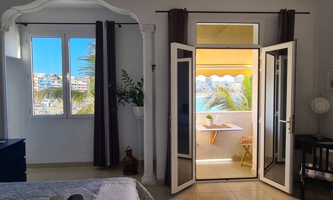 Las Palmas de Gran Canaria Apartment | Apartment 2-9 Canteras beach