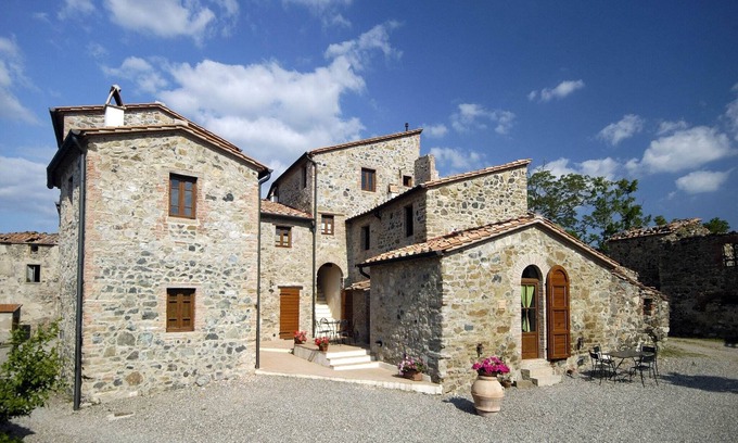 Montecastelli House | Apartment in Tuscany with Stunning Views