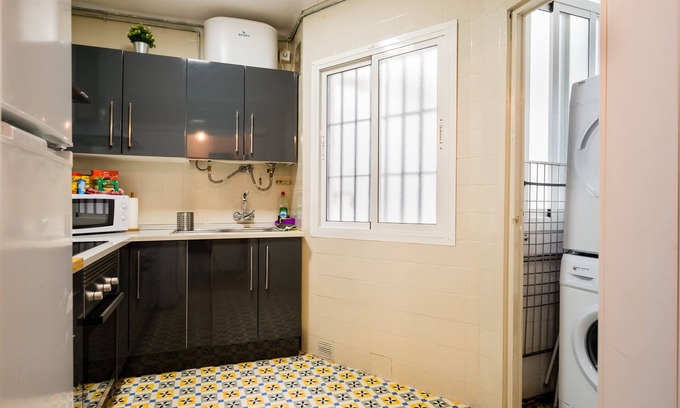 San Roque Apartment | Apartamento Cerca del Centro y de la Estación de Santa Justa a pie y Parking