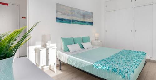 Alvor Apartment | APARTAMENTO COR DO MAR - Sunny, Clean and spacious apartment with sea view, in Alvor - very close walking distance to the beach and Alvor Village