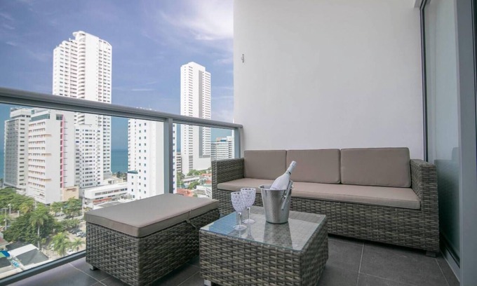 Bocagrande Apartment | Apartamento de lujo nuevo de 1 habitacion bocagrande Cartagena Jacuzzi y Piscina