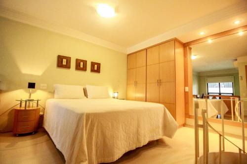 Indianopolis Apartment | Apartamento Duplex Place Vendome! Moema, 58m2, Amplo, Conforto, Luxo! Servicos, Estacionamento, Internet, Metro!