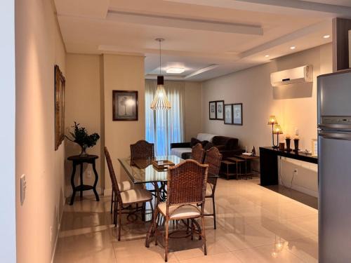 Centro Apartment | Apartamento Luxo Centro com Suíte, Sacada, Garagem, Garage