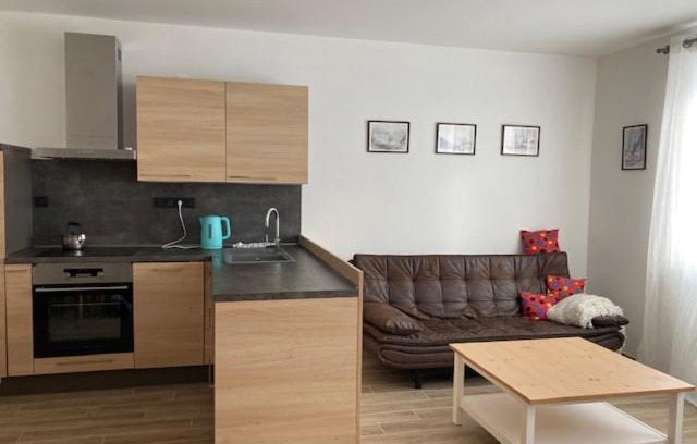 Podhradi Apartment | Apartmán na letišti, Porák 618