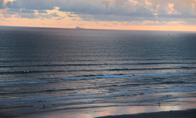 Mirim Apartment | Apartment with balcony and beautiful sea view.