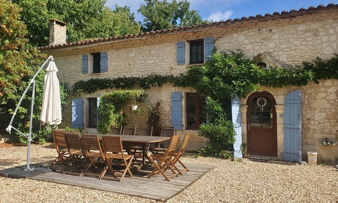 Saint-Privat-en-Perigord House | Apartment Les Roses in La Marteille - 6 people