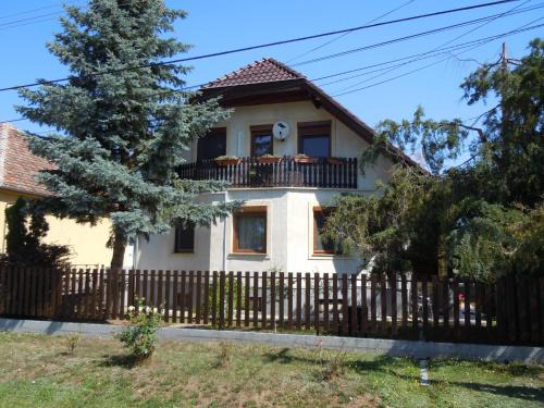 Fertod House | apartman-kata