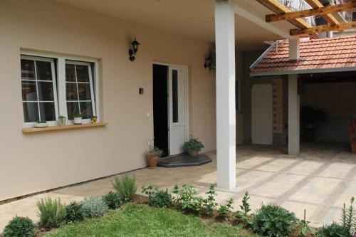 Cove Parja Apartment | Apartman Lilium