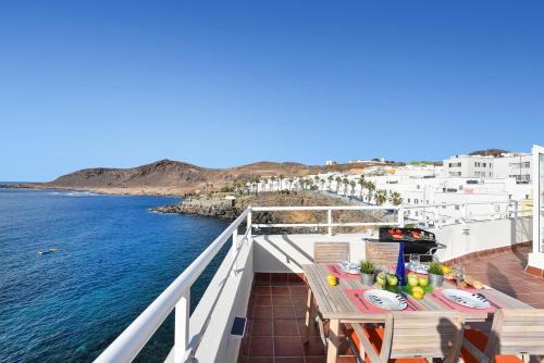 Las Palmas de Gran Canaria Apartment | Apartment El Confital RF18 by VillaGranCanaria