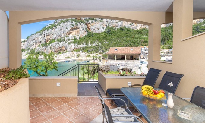 Zastrazisce Apartment | Apartments Serzane (98861-A3) - Zastrazisce - island Hvar