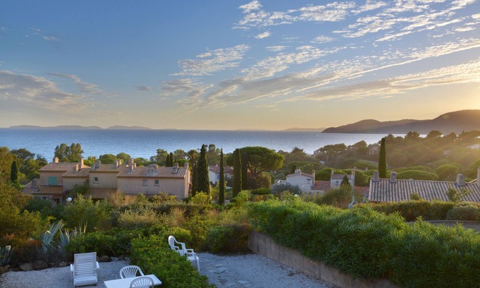 La Croix-Valmer Apartment | Apartment with sea view on the Côte d'Azur