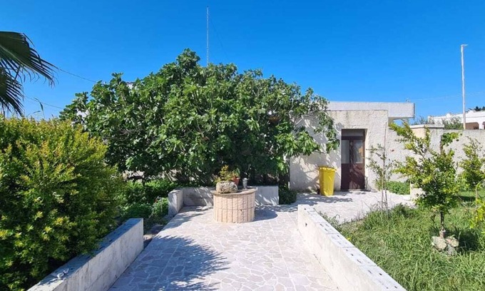 Torre Chianca Apartment | Apartment 10 mt (real) from the sea of Salento, pets allowed