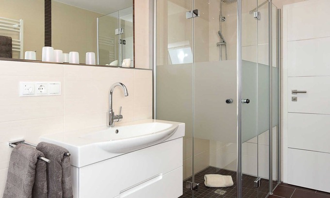 Bensersiel Apartment | Apartment 13 - Meckis Panoramic suites in the residence Waterkant