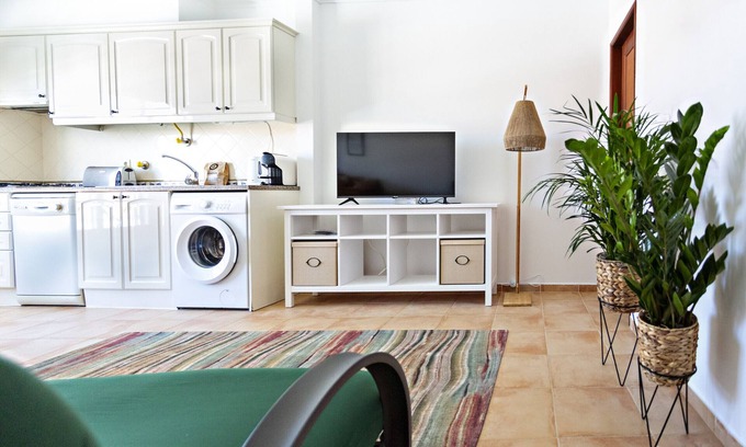 Cabanas Apartment | Apartment 140m from the beach pier