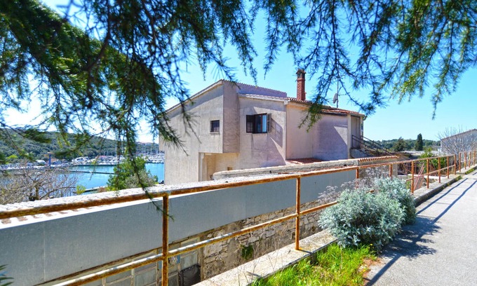 Vintijan Apartment | Apartment 1586/16262 (Istria - Pula), 1000m from the beach