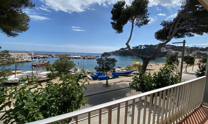 Llafranc Apartment | Apartment 1st line Llafranc beach beautiful views- WIFI