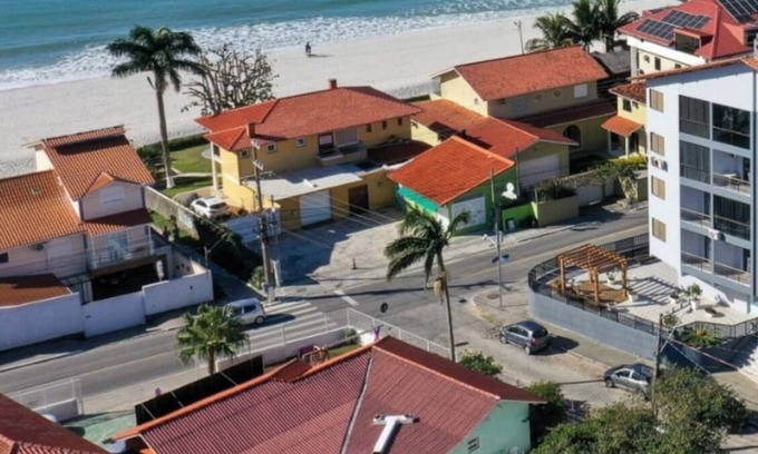 Ingleses Sul Apartment | Apartment 20 meters from the sand of Praia dos Ingleses or 2 minutes on foot.