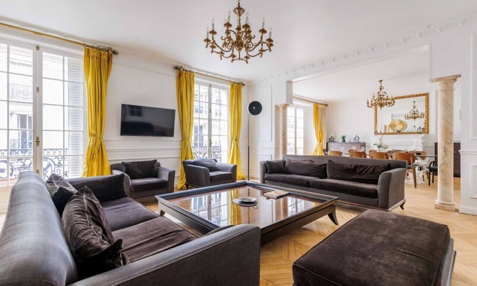 17th Arrondissement Apartment | Apartment 4 Bedrooms/4 Bathrooms/Paris 17
