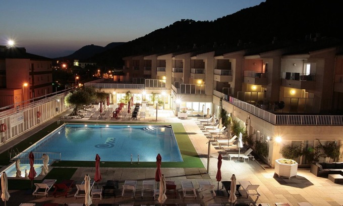 L'Estartit Apartment | APARTMENT (5 ADULTS) POOL VIEW