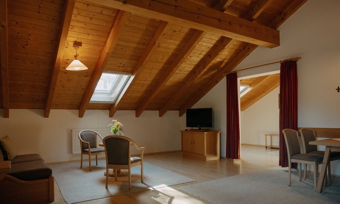 Witzmannsberg Apartment | Apartment-7 im DG-Balcony-Private Bathroom