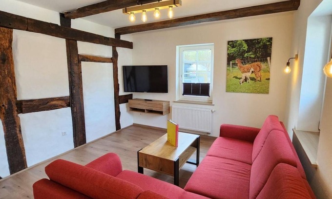 Lenne Apartment | Apartment 'Alpaka' with Mountain View, Shared Terrace and Wi-Fi