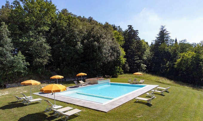 Sorrezzana Apartment | Apartment 'Ambra' with Shared Pool, Wi-Fi and Air Conditioning