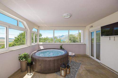 Rovanjska Apartment | Apartment Ante with Jacuzzi & Seaview