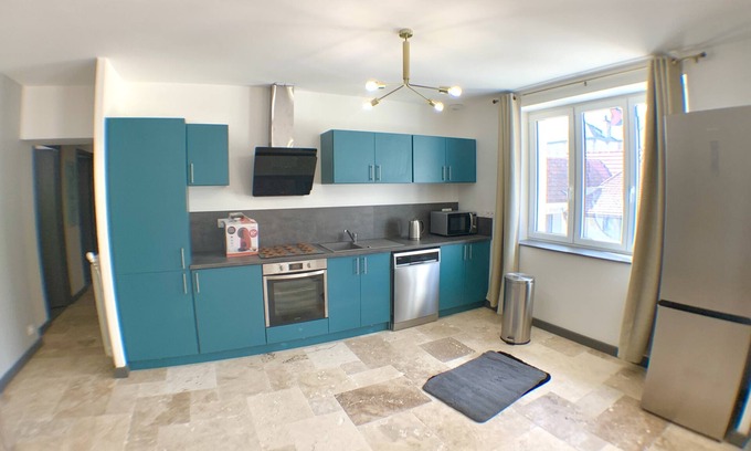 Ladoix-Serrigny Apartment | Apartment-Apartment-Ensuite with Bath-Terrace