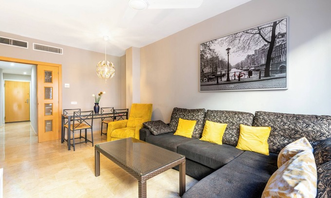 Perchel Sur Apartment | Apartment 'Apartamento Alboran' with Wi-Fi and Air Conditioning