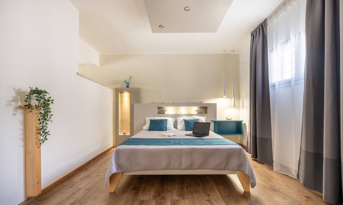 Uggiano la Chiesa House | Apartment 'Appartament Zino' with Shared Terrace, Wi-Fi and Air Conditioning