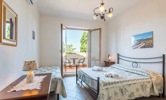 Ponte di Gabbiano Apartment | Apartment 'Appartamento Gelsomino' with Shared Pool, Shared Garden and Wi-Fi
