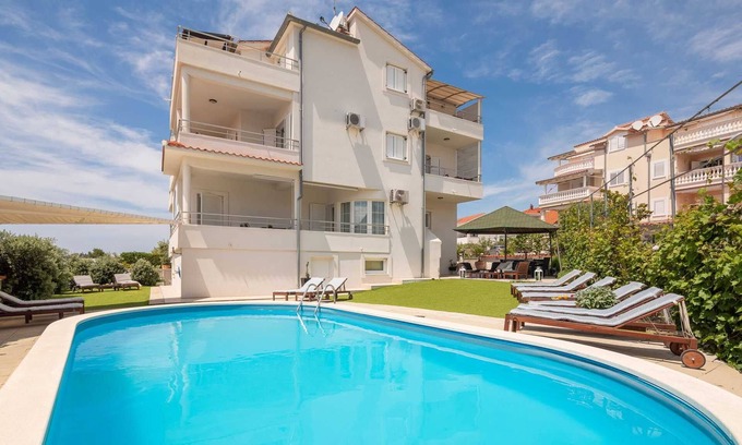 Vodice Apartment | Apartment Arausa with Pool V