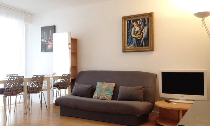 Grenelle Apartment | Apartment At Eiffel Tower, ICONIC LOCATION, District 7, Sleeps 5/6
