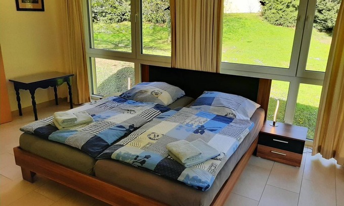 Kreuzweiler Bed & Breakfast | Apartment B upstairs - Thorn Castle