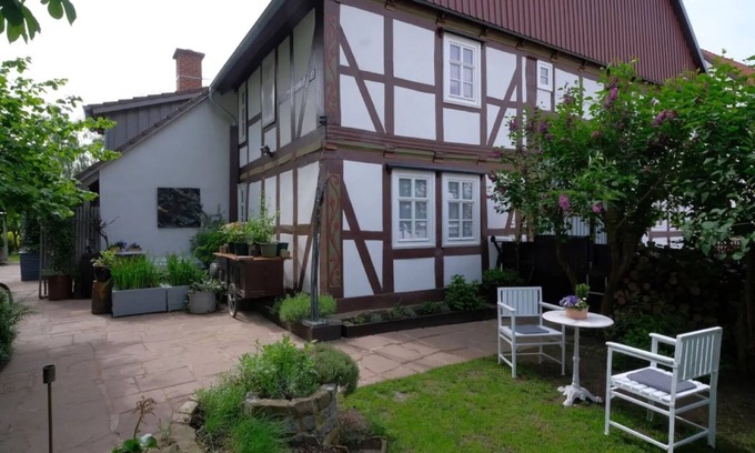 Trendelburg Apartment | Apartment 'Beim Bildhauer Karl F' with Wi-Fi