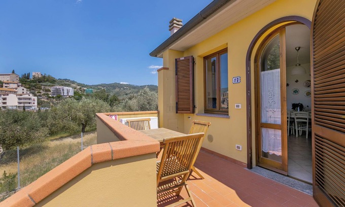 Suvereto Apartment | Apartment "Bilocale Canaiolo" with Terrace, Shared Pool & Wi-Fi