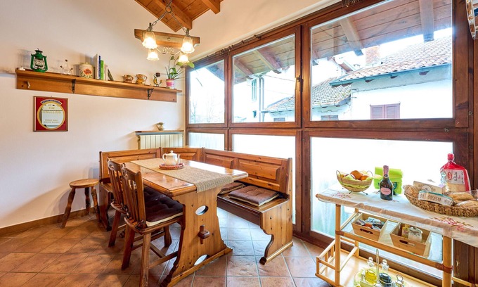 Monvalle Apartment | Apartment 'Bruna - 100m Dal Lago Maggiore' with Wi-Fi