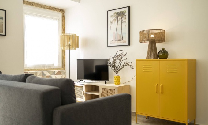 Arrentela Apartment | Apartment by the river in Seixal bay. 4pax. Bicycles are available.