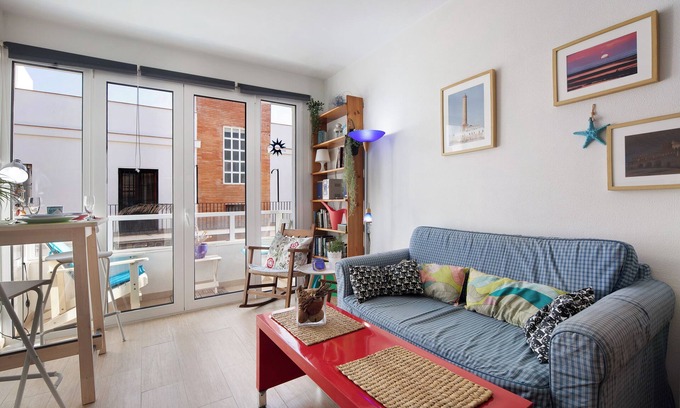 Chipiona Apartment | Apartment Caepionis close to the Beach with Shared Rooftop Terrace & Wi-Fi