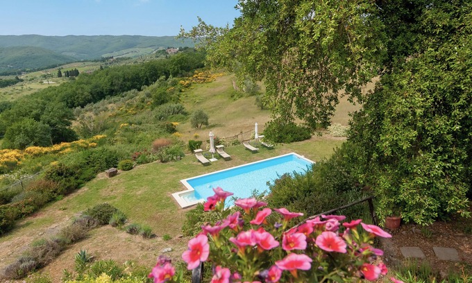 Panzano in Chianti Apartment | Apartment 'Cipressaia Botticelli' with Shared Pool, Private Terrace and Wi-Fi