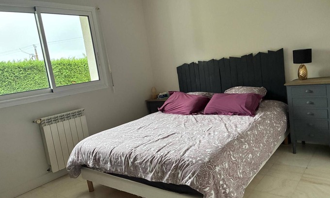 Pompignac Apartment | Apartment 'Côté Jardin Parc Saint Martin' with Shared Garden and Wi-Fi