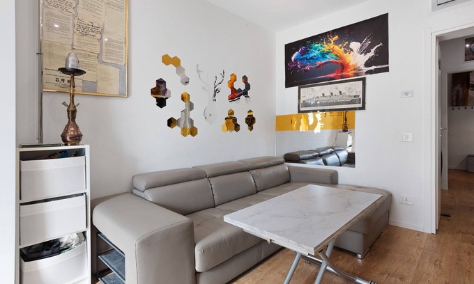 Crescenzago Apartment | Apartment 'Crescenzago' with Wi-Fi and Air Conditioning