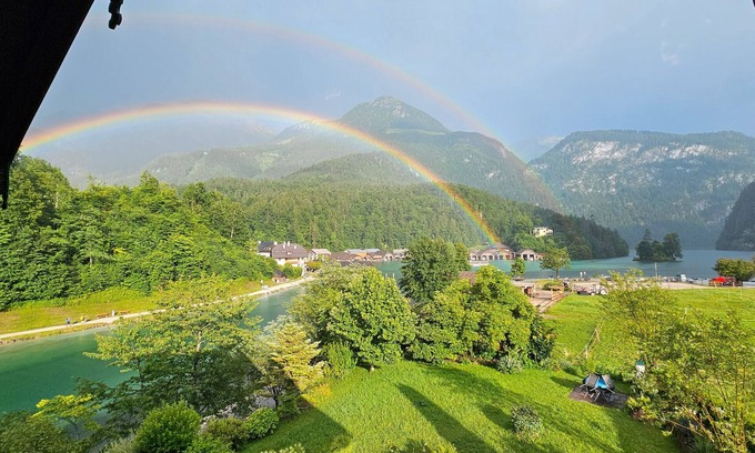 Schoenau am Koenigssee Apartment | Apartment 'Haus Am See - Jenner' with Lake View, Private Terrace and Wi-Fi