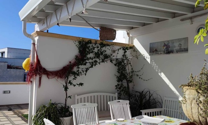 Casalabate Apartment | Apartment 'Dimora Benedetta' with Sea View, Wi-Fi and Air Conditioning